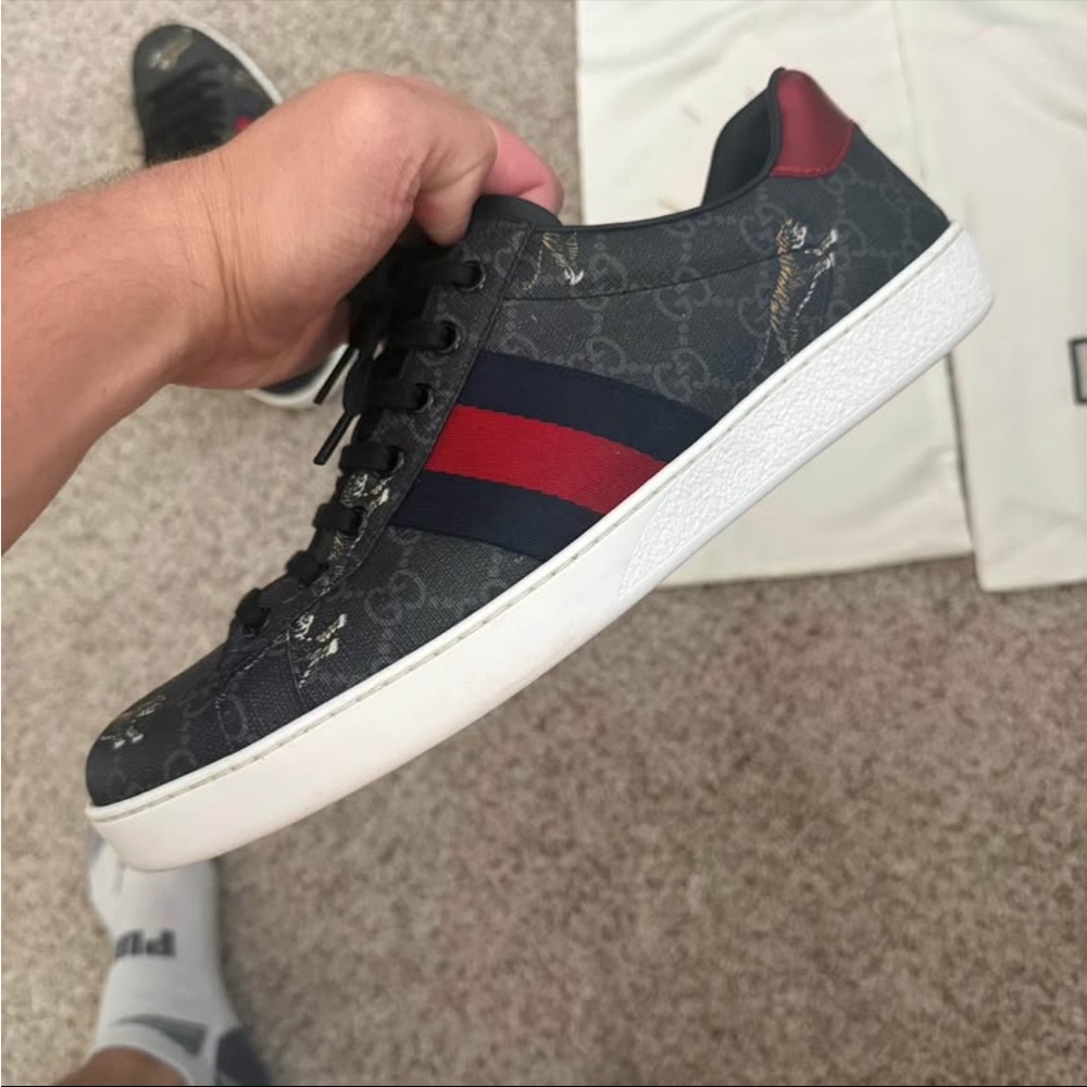 Gucci Men's Black Sneakers with Red Stripe - Picture 5 of 10